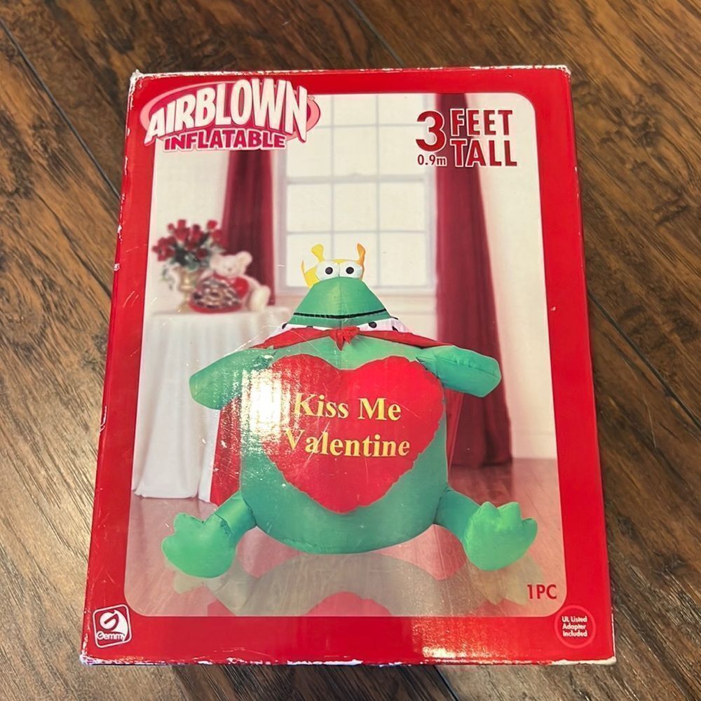 GEMMY AIRBLOWN INFLATABLE VALENTINES FROG PRINCE 3FT like NEW ***RARE***